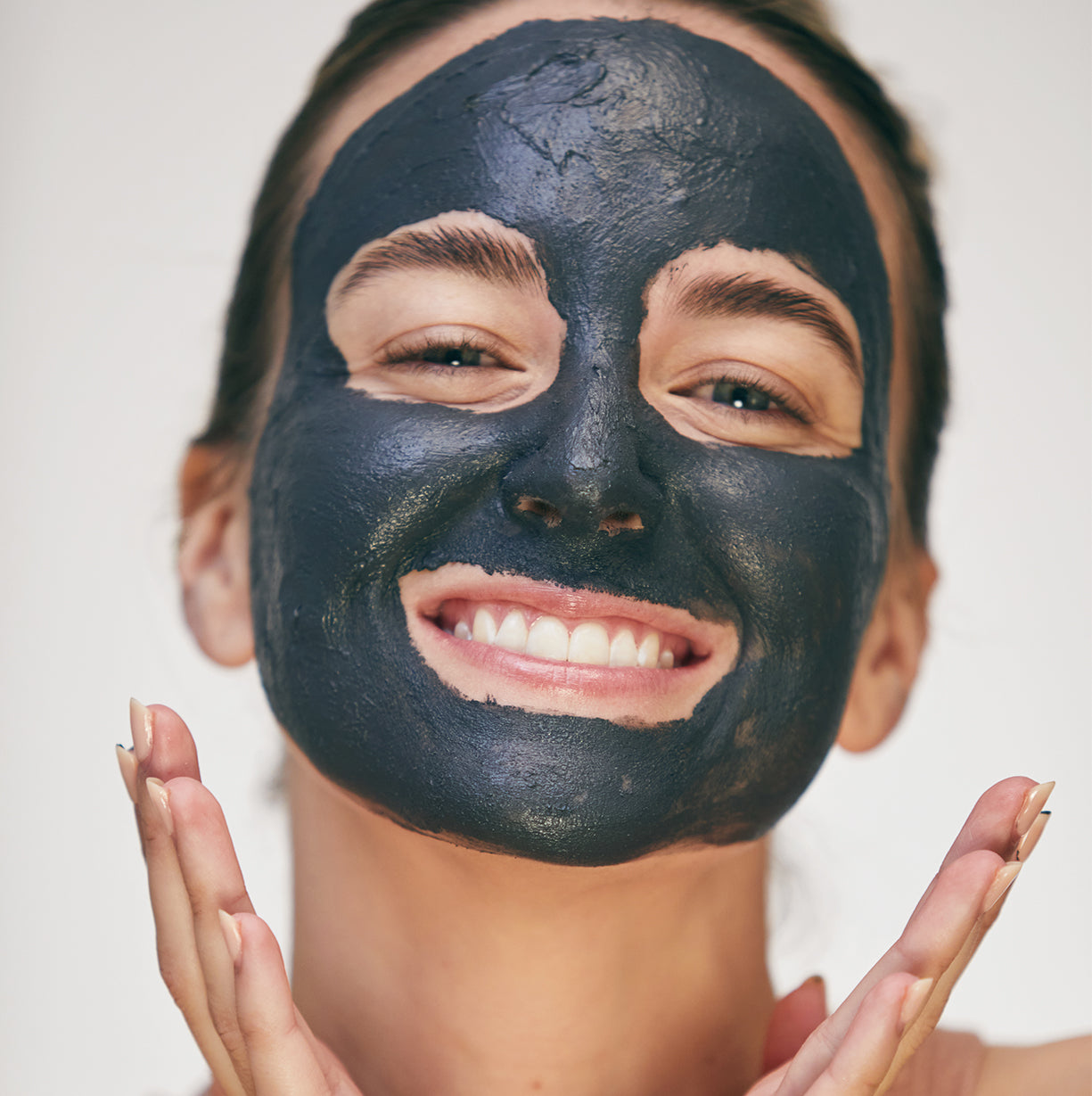 detox face mask mascarilla facial binchotan carbón activado purifica centella asiática exfolia marca con activos naturales nunun skin